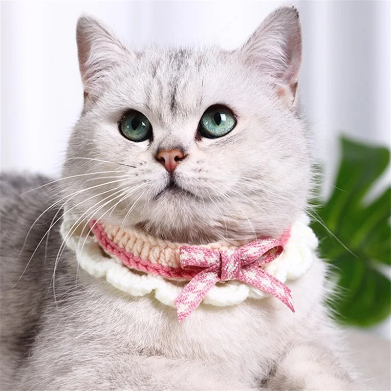 Gestricktes Haustier-Halstuch mit Schleife – Süßes Schal-Accessoire für Hunde & Katzen